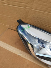 Załaduj zdjęcie do przeglądarki galerii, FORD FIESTA MK8 H7 EU LAMPA PRAWY PRZÓD PRZEDNIA