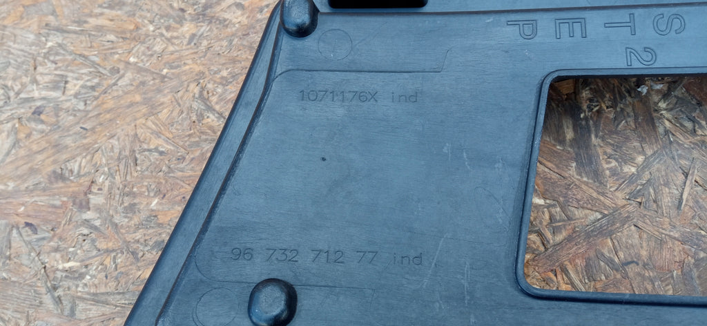 CITROEN DS3 10- KIEROWNICA POWIETRZA WLOT PANEL RAMKA 9673271277