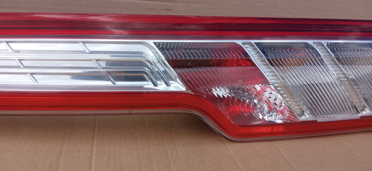 Ford Transit Custom 13- Lampa Prawa Tylna Prawy Tył BK21-13404-Ah — zdjęcie 6 z 15