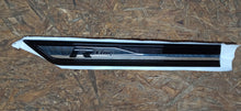 Load image into Gallery viewer, VOLKSWAGEN TOURAN II R-LINE 16- LISTWA DRZWI PRAWY PRZÓD NOWA 5TA853426A