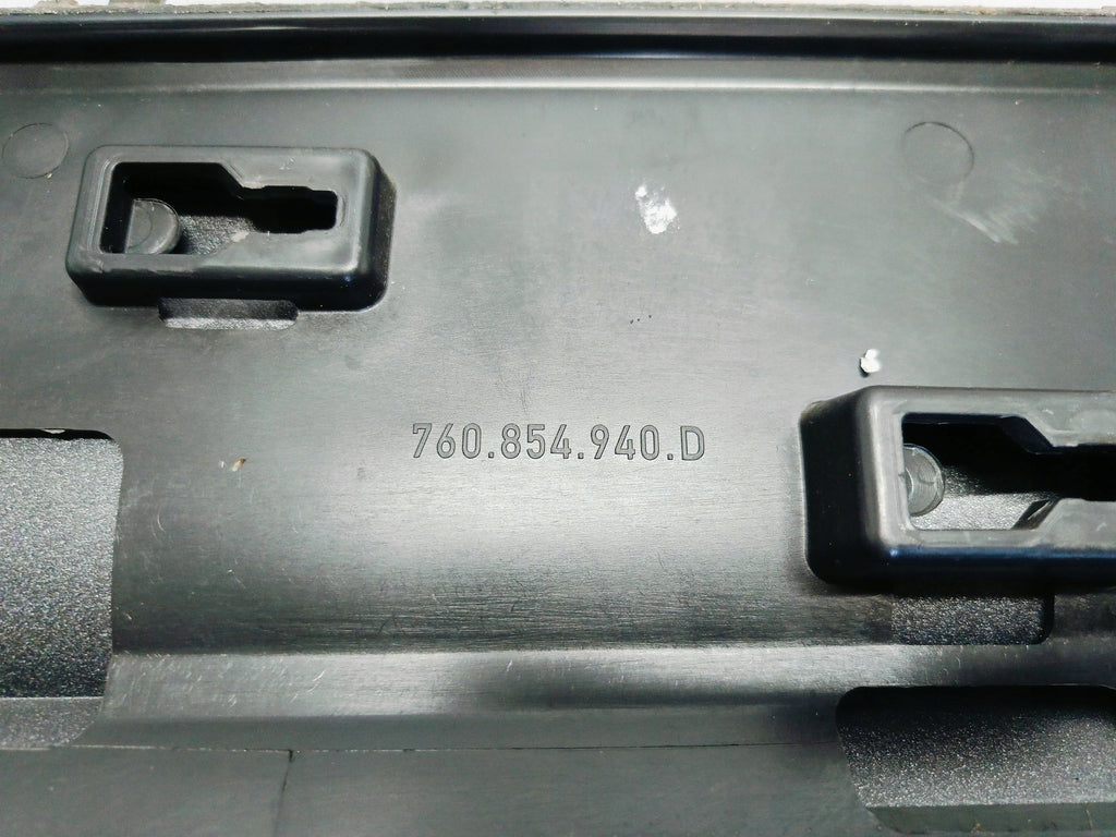Volkswagen Touareg III 18- LISTWA DRZWI PRAWY PRZÓD 760854940D