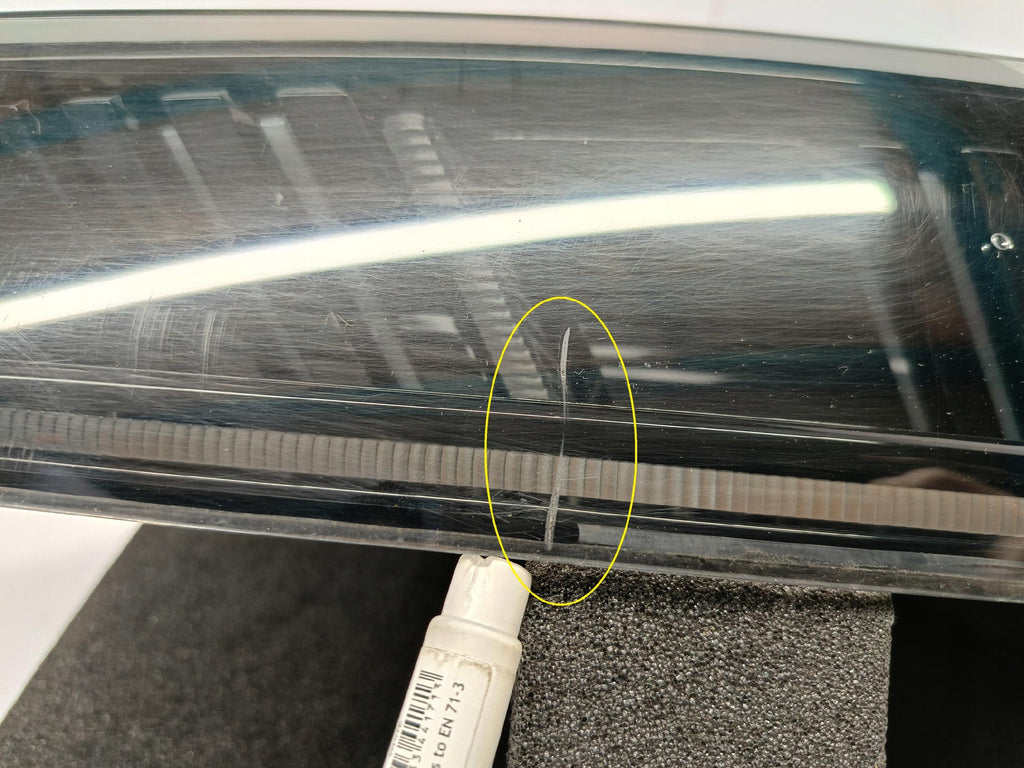 PEUGEOT 508 II 18- LAMPA KLAPY BAGAŻNIKA PRAWY TYŁ LED 9813508180