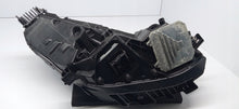 Laden Sie das Bild in den Galerie-Viewer, TESLA MODEL 3 III 17- LAMPA LEWA PRZÓD PRZEDNIA FULL LED 1077375-00-C