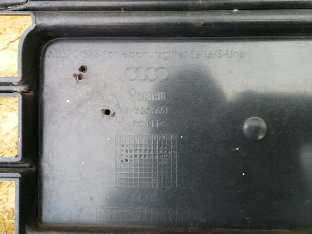 AUDI A3 8V 13- KÜHLERGRILL STOSSFÄNGER VORNE 8V3853651