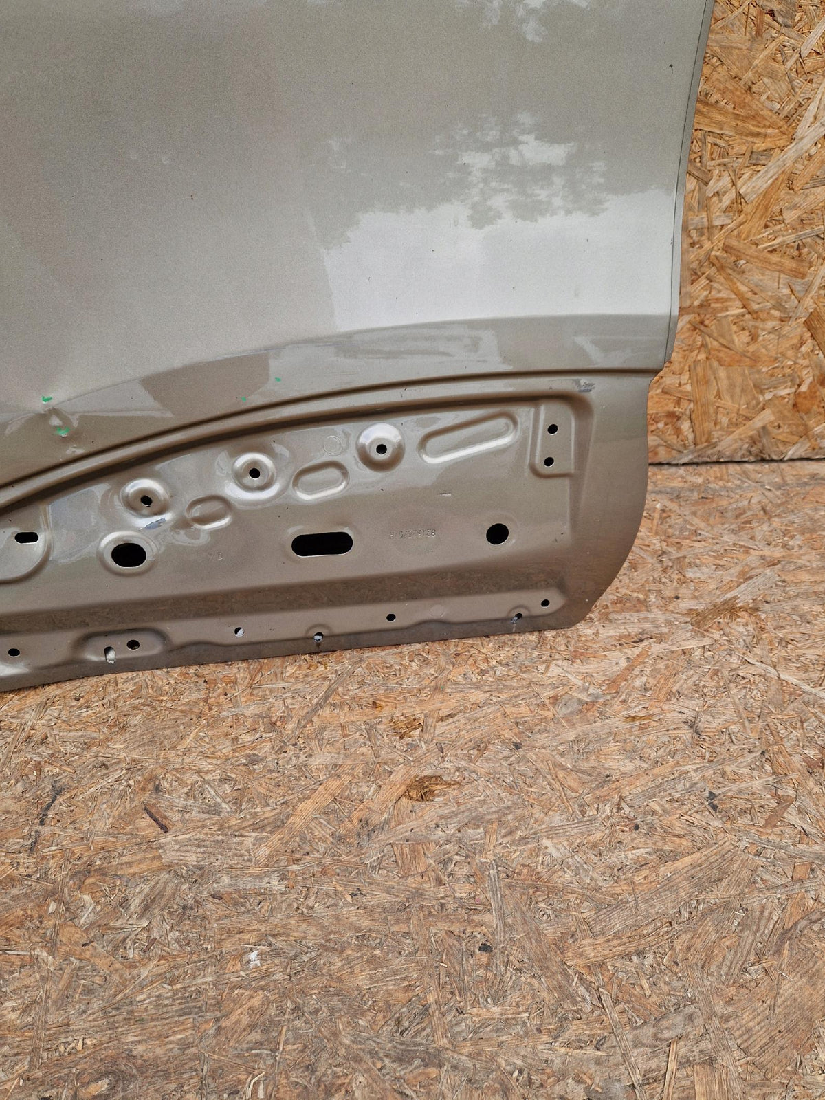 Renult Kadjar 15- Rear Right Door Rear 821525757R — photo 7 of 16