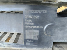 Laden Sie das Bild in den Galerie-Viewer, VOLVO V70 III S80 07- ABSORBER BELKA WZMOCNIENIE ZDERZAKA PRZÓD 30763392