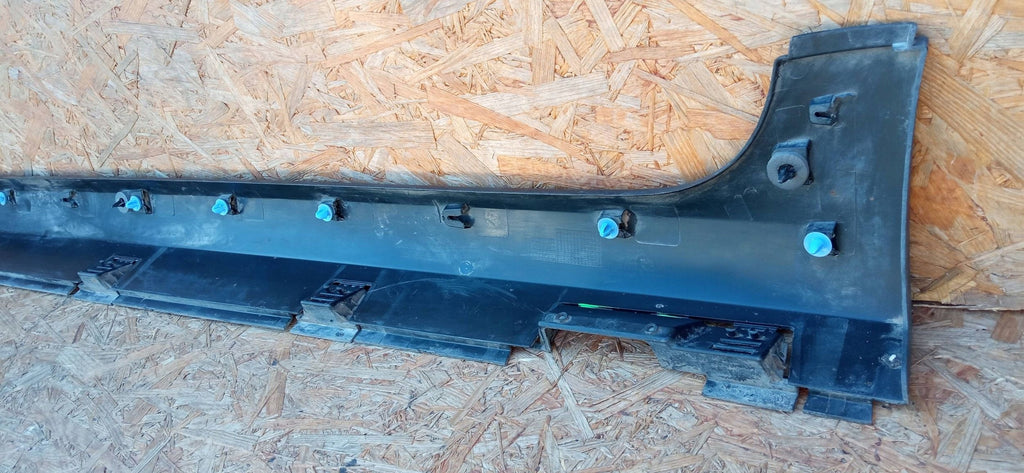 Citroen C3 III 16- PRÓG LISTWA PROGOWA NAKŁADKA PROGU PRAWA 9813817380