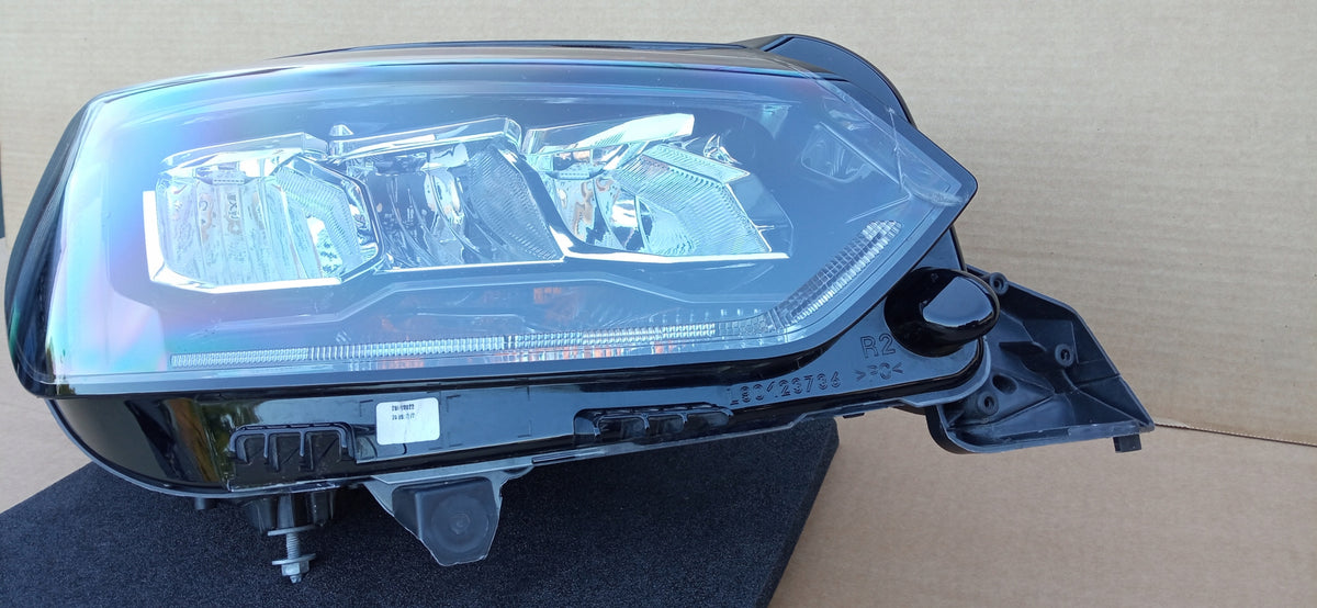 Peugeot 208 II 2008 II 19- Front Right Light LED Technology 9833036180 — photo 3 of 13