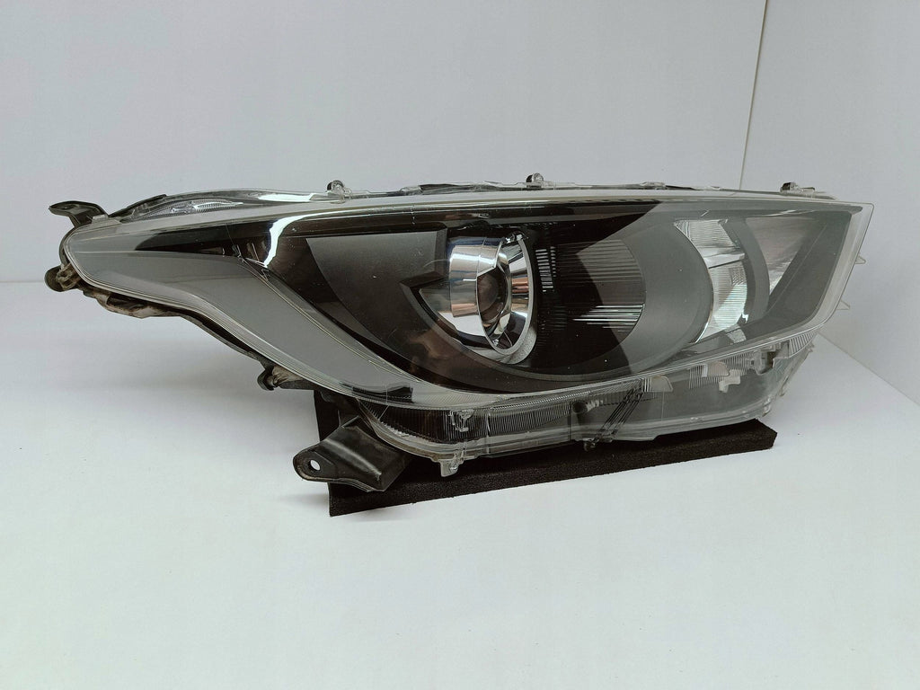 TOYOTA YARIS IV 4 P21 19-LAMPA REFLEKTOR PRAWY PRZÓD SOCZEWKA KOITO K0-6 EU