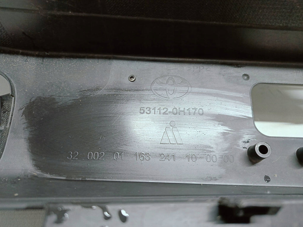 Toyota Aygo II LIFT 18- ATRAPA KRATKA ŚRODKOWA ZDERZAKA PRZÓD 53112-0H170