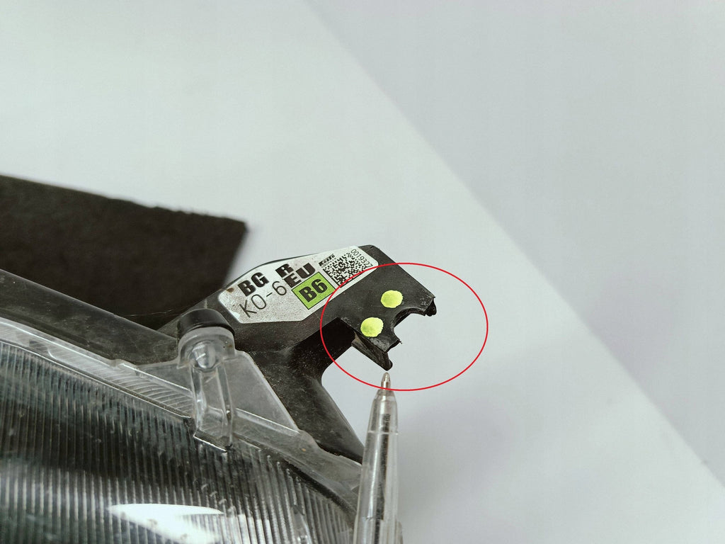 TOYOTA YARIS IV 4 P21 19-LAMPA REFLEKTOR PRAWY PRZÓD SOCZEWKA KOITO K0-6 EU