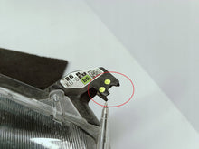 Załaduj zdjęcie do przeglądarki galerii, TOYOTA YARIS IV 4 P21 19-LAMPA REFLEKTOR PRAWY PRZÓD SOCZEWKA KOITO K0-6 EU