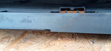 Załaduj zdjęcie do przeglądarki galerii, RENAULT CLIO IV 4 12- ATRAPA KRATKA ŚRODKOWA GRILL 622542958R