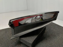 Laden Sie das Bild in den Galerie-Viewer, TESLA MODEL Y 20- 3 LIFT 22-KOFFERRAUMKLAPPENLEUCHTE LINKS HINTEN LED 1502088-00-B