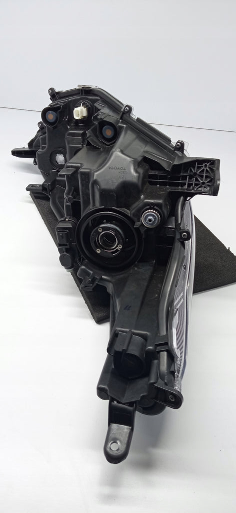 TOYOTA YARIS IV 4 P21 19- SCHEINWERFER LINKS VORNE LINSE KOITO K0-6 EU