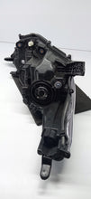 Laden Sie das Bild in den Galerie-Viewer, TOYOTA YARIS IV 4 P21 19- SCHEINWERFER LINKS VORNE LINSE KOITO K0-6 EU