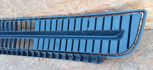Laden Sie das Bild in den Galerie-Viewer, SKODA CITIGO 11- ATRAPA GRILL KRATKA DOLNA ZDERZAKA PRZEDNIEGO 1ST853677B