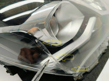 Laden Sie das Bild in den Galerie-Viewer, TOYOTA YARIS III FACELIFT 17- SCHEINWERFER RECHTS VORNE KOITO OD-197