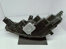 Laden Sie das Bild in den Galerie-Viewer, BYD Atto 3 III 2022- SCHEINWERFER RECHTS VORNE FULL LED EU SC2E-4121020