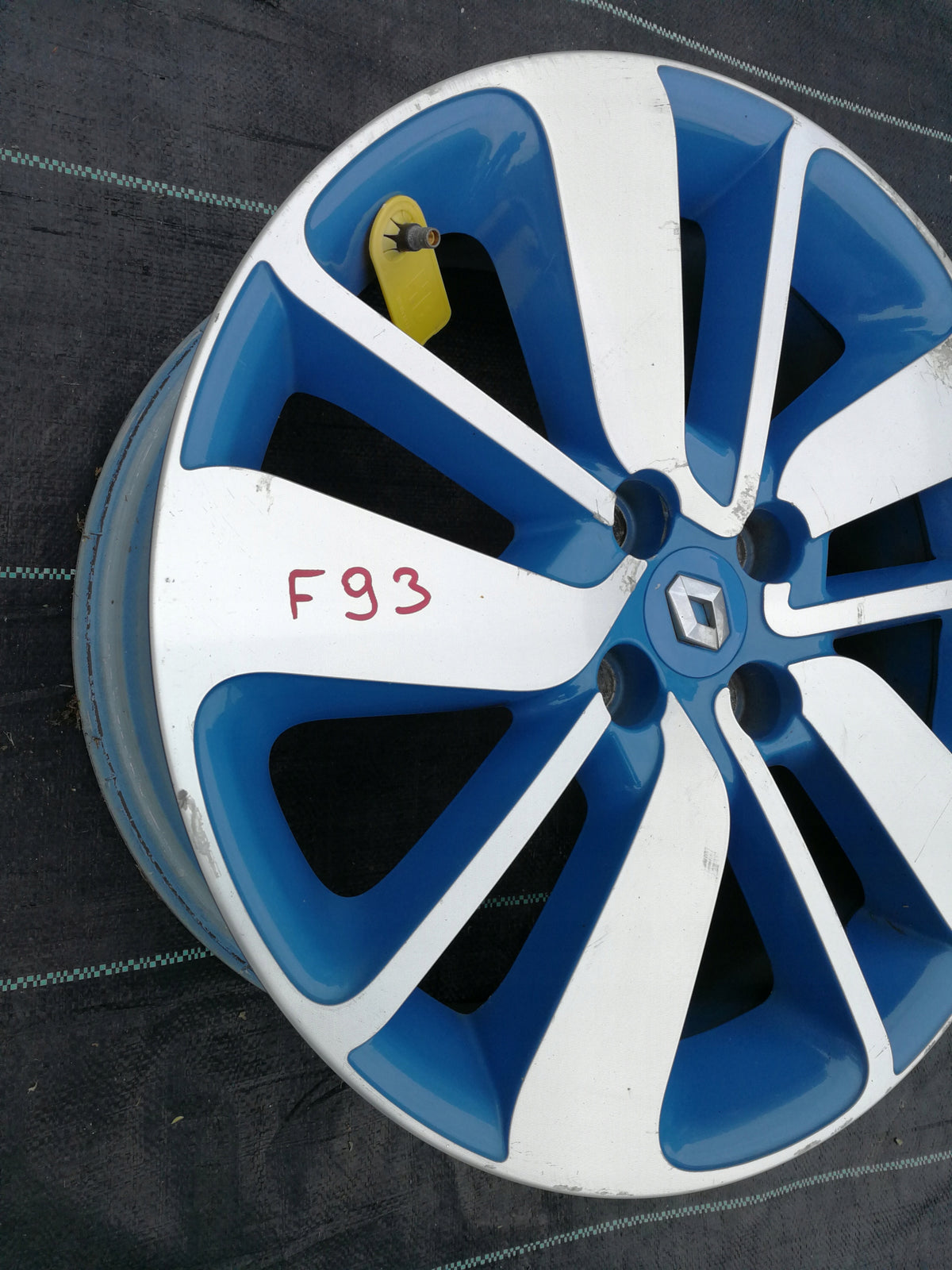 Renault Clio Felge 403007138R 4X100 ET44 7.0X17 — Foto 2 von 11