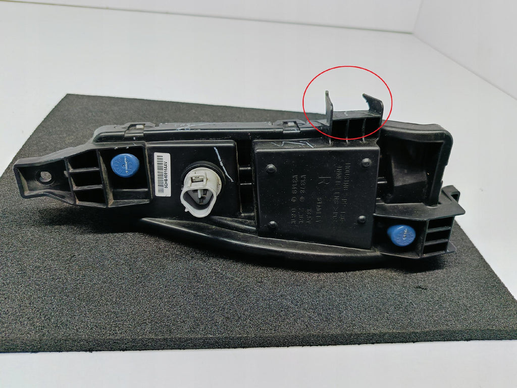 SUZUKI VITARA 15- HALOGEN DRL PRAWY LAMPA PRAWA ŚWIATŁO STANLEY LED W1378