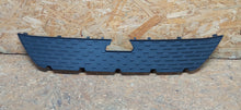 Załaduj zdjęcie do przeglądarki galerii, PEUGEOT 2008 P24 19- ATRAPA ZAŚLEPKA GRILL ZDERZAKA PRZEDNIEGO 9833167980
