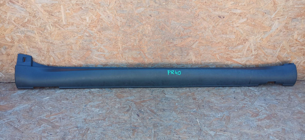 Citroen C4 Cactus 14- PRÓG LISTWA NAKŁADKA PROGOWA PRAWA 9801521780