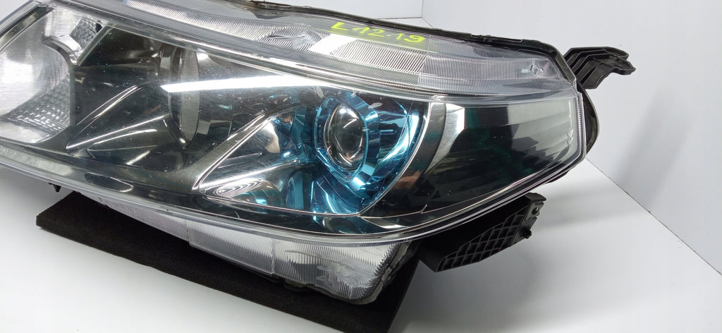 SUZUKI VITARA 3 III 15- LAMPA LEWA PRZÓD LED NIEBIESKA KOITO 100-18095