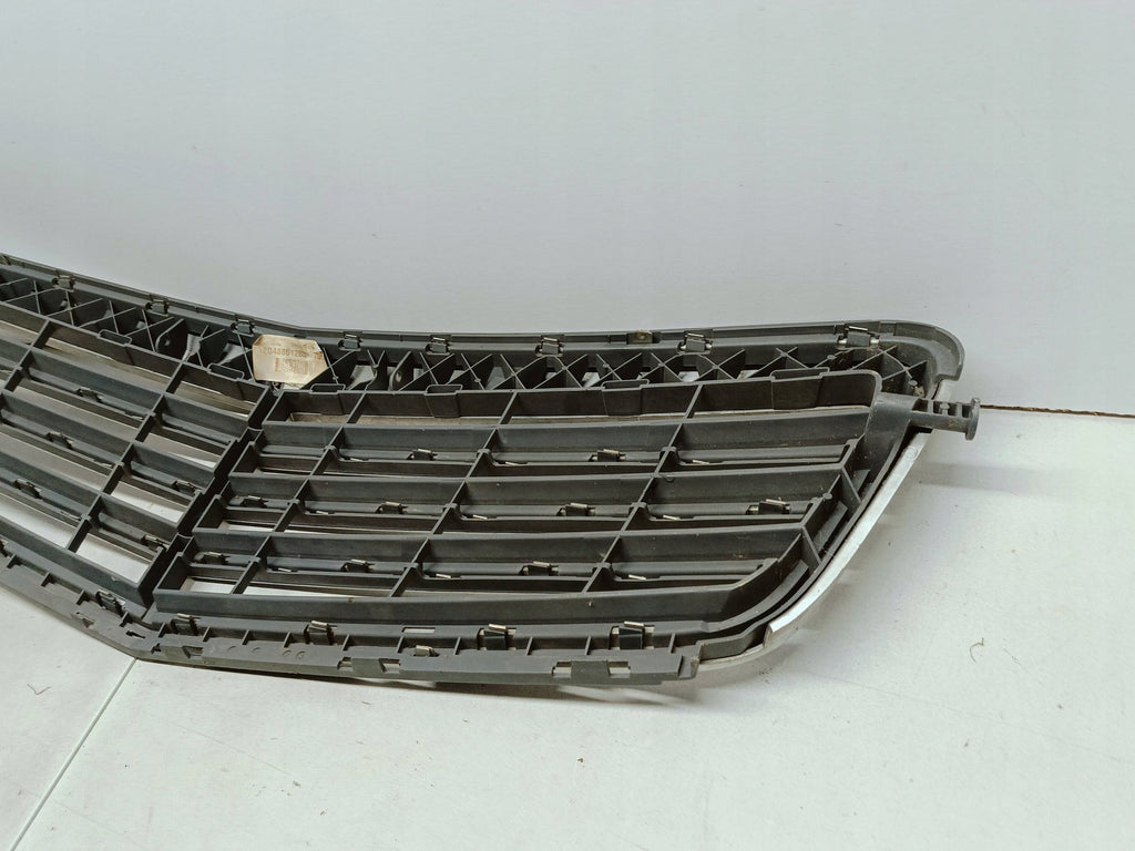 Mercedes-Benz C KLAS W204 07- ATRAPA GRILL ZDERZAKA PRZEDNIEGO A2048801283