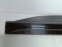 Laden Sie das Bild in den Galerie-Viewer, Audi Q6 E-tron 23- ZIERLEISTE TÜRE VORNE LINKS Y9T 85H853959A