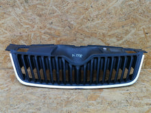 Załaduj zdjęcie do przeglądarki galerii, SKODA FABIA 2 II LIFT 10- ATRAPA GRILL KRATKA ZDERZAKA PRZÓD 5J0853668D