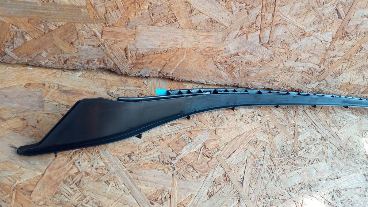 Ford C-Max Grand Cmax 10- Right Trim Strip Wewnętrzna Szyby Czołowej 3577ASGMR — photo 5 of 8