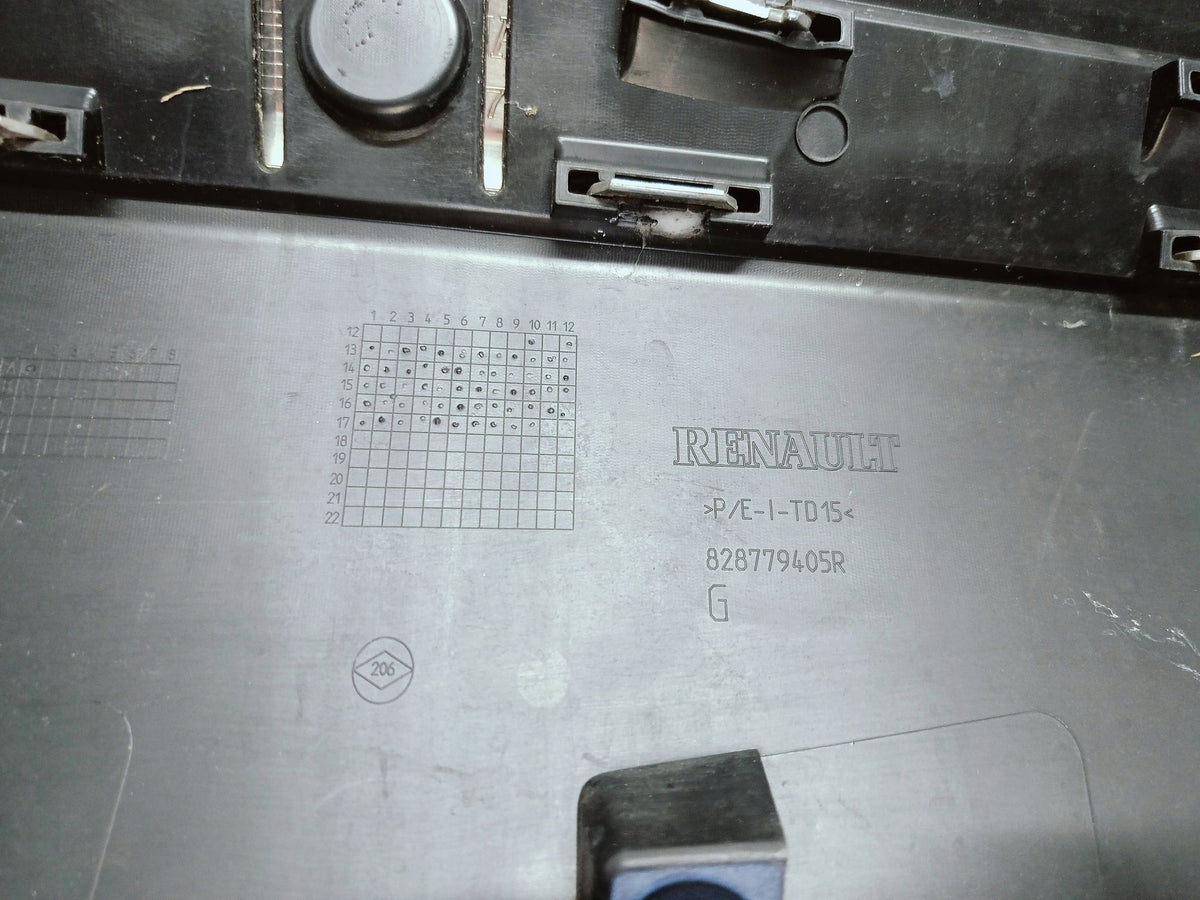 Renault Captur I 13- Baguette Porte Arrière Gauche Gauche Arrière 828779405R — photo 13 sur 13
