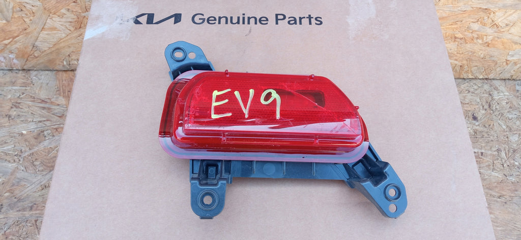 KIA EV9 MV 23- LAMPA LEWY TYŁ LEWA TYLNA LED ODBLASK OE EU 92405-DO300
