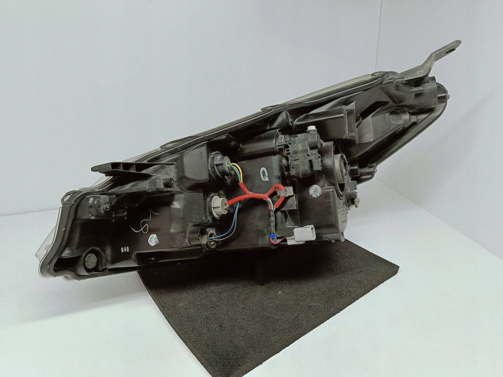 TOYOTA YARIS III LIFT 14- LAMPA PRAWA PRZÓD PRZEDNIA KOITO OD-160