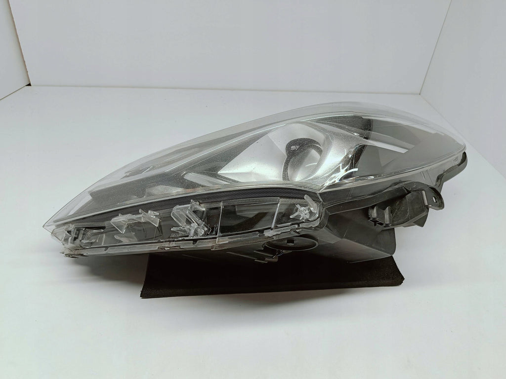 Toyota Yaris III 3 LIFT 17- LAMPA LEWA PRZÓD SOCZEWKA KOITO 0D-197