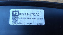 Laden Sie das Bild in den Galerie-Viewer, KIA X-CEED Kotflügelzierleiste vorne links