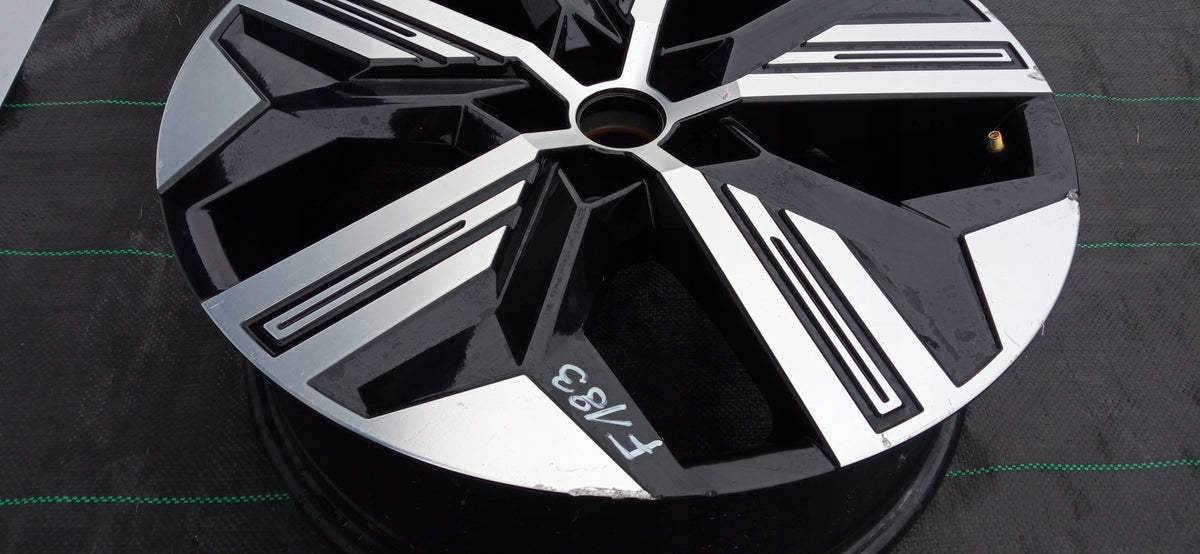Felga Aluminiowa Renault Megane V E-Tech 7.0"x20" 5X114.3 ET34 403008508R — zdjęcie 7 z 15