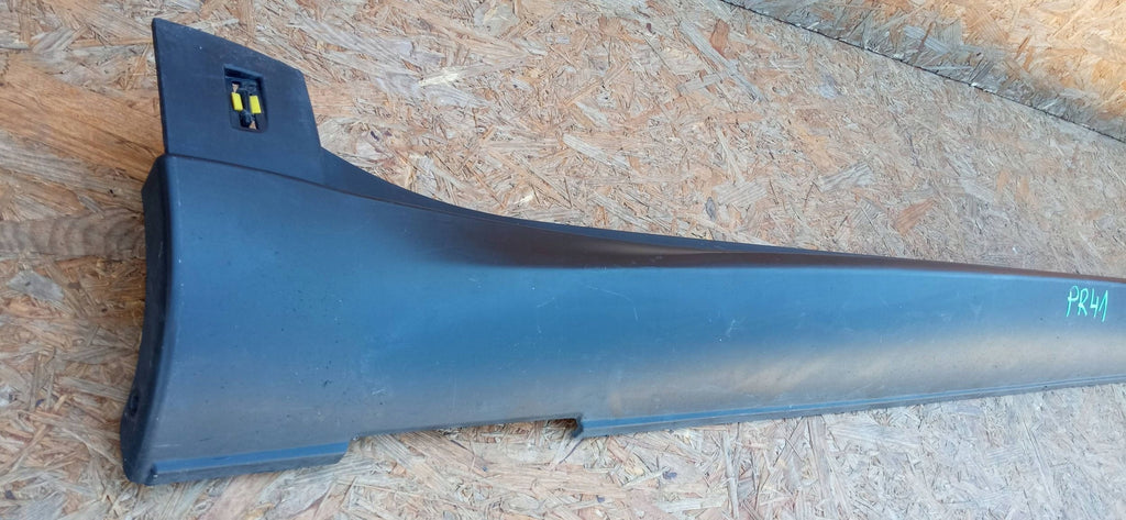 Citroen C4 Cactus 14- PRÓG LISTWA NAKŁADKA PROGOWA PRAWA 9801521780