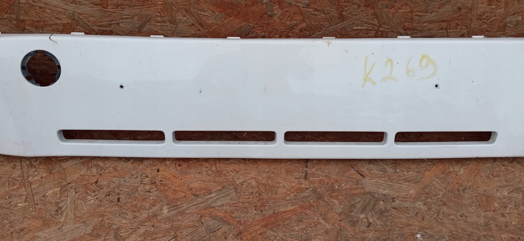 VOLKSWAGEN UP UP! 11- ATRAPA ŚRODKOWA GRILL ZDERZAKA PRZEDNIEGO 1S0853665B