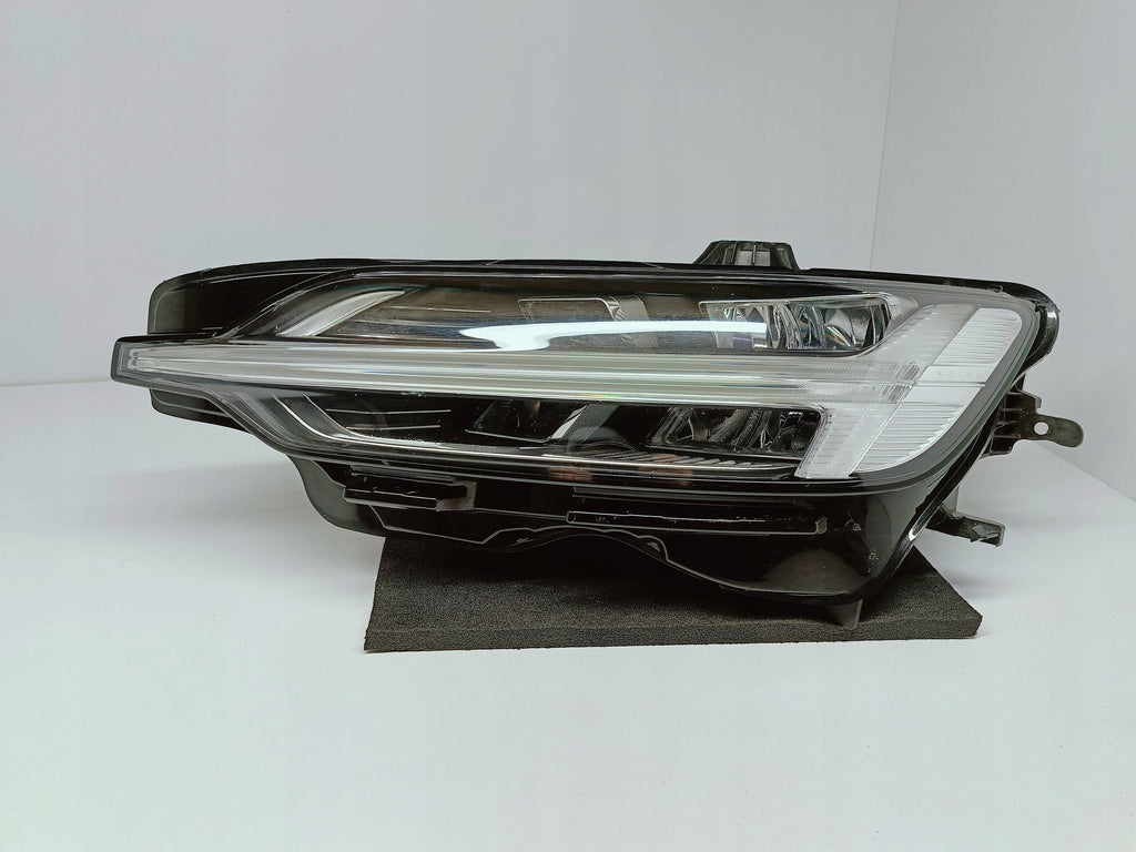 Volvo V60 II S60 III 18- SCHEINWERFER LINKS VORNE FULL LED EU 32314165