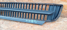 Laden Sie das Bild in den Galerie-Viewer, SKODA CITIGO 11- UNTERER GRILL STOSSFÄNGER VORNE 1ST853677B
