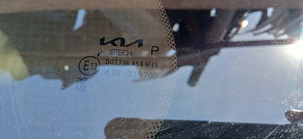 KIA EV9 MV 23- SZYBA KAROSERYJNA BOCZNA LEWY TYŁ 87810-DO300