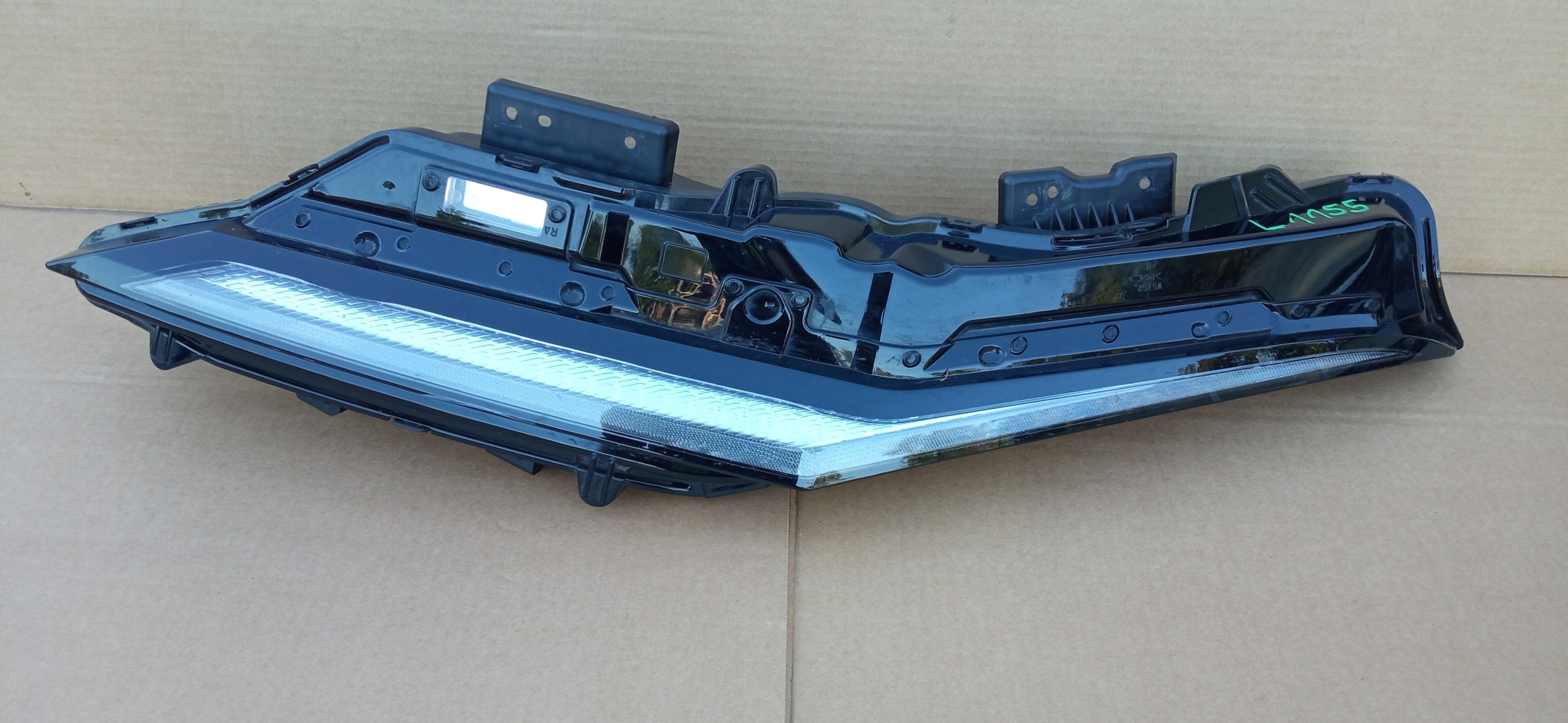 NISSAN ARIYA 20- FRONT RIGHT LIGHT LOWER FRONT LED DRL ORG EU W5752