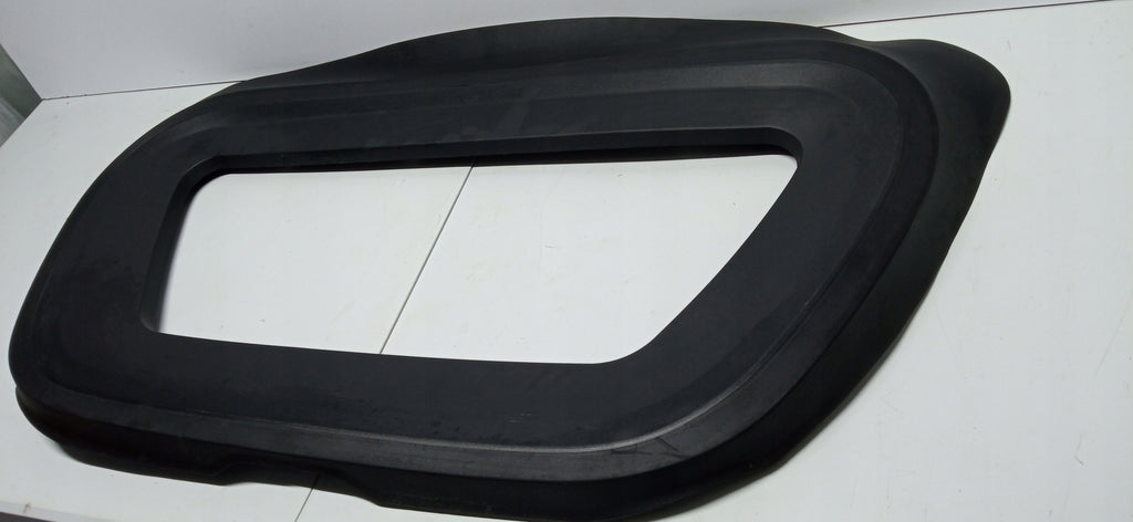 TESLA MODEL Y MY 20- USZCZELKA GUMA OSŁONA RAMKA MASKI 1494088-00-C