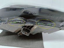 Laden Sie das Bild in den Galerie-Viewer, Opel Astra K V 15- LAMPA PRAWA PRZÓD SOCZEWKA ZWYKŁA + LED 39158006