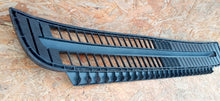 Laden Sie das Bild in den Galerie-Viewer, SKODA CITIGO 11- UNTERER GRILL STOSSFÄNGER VORNE 1ST853677B