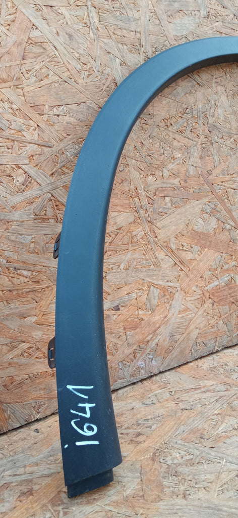 TESLA MODEL Y 22- LISTWA BŁOTNIKA PRAWY TYŁ PRAWA TYLNA 1658698-00-A