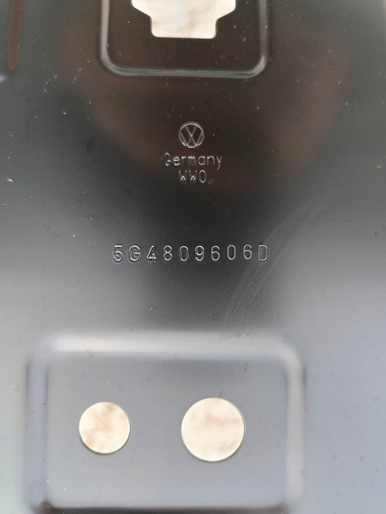 VOLKSWAGEN GOLF VII 12- POSZYCIE BOK SŁUPEK PRAWY PRZÓD FARTUCH 5G4809606D