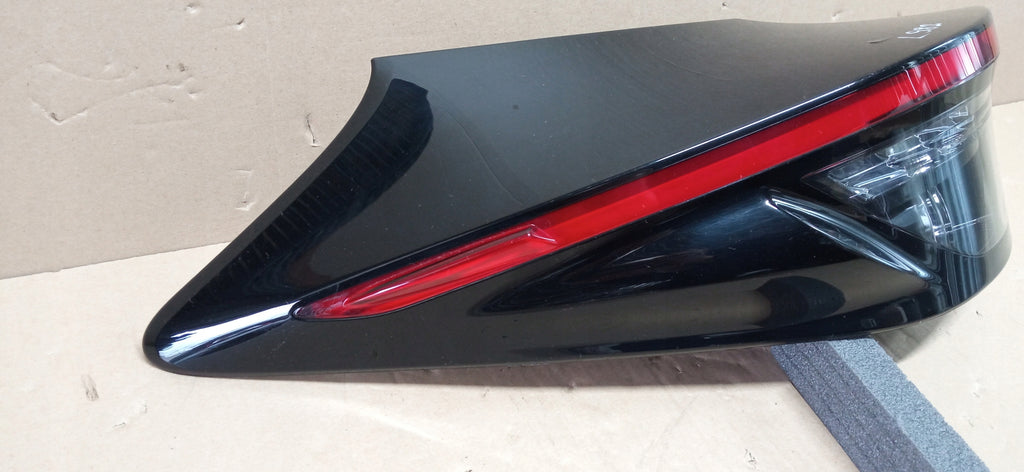 TOYOTA YARIS CROSS 20- RÜCKLEUCHTE LINKS HINTEN LED 81560-0DE20 0D-319